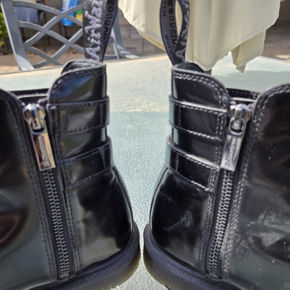 Dr. Martens Flora II Sz US 6 AirWair Heel Smooth Leather Buckle Chelsea Zipper - Picture 8 of 16